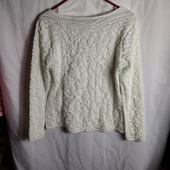 Hayley Matthews top  - Picture 2 of 7